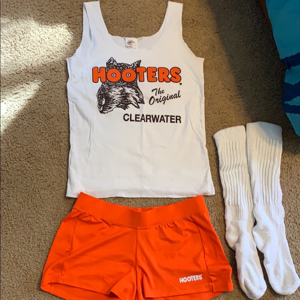 Hooter’s Halloween Costume!!